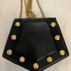 💚 Vintage Pentagon Chain Flap Bag Studded  Leather 
Medium🩷